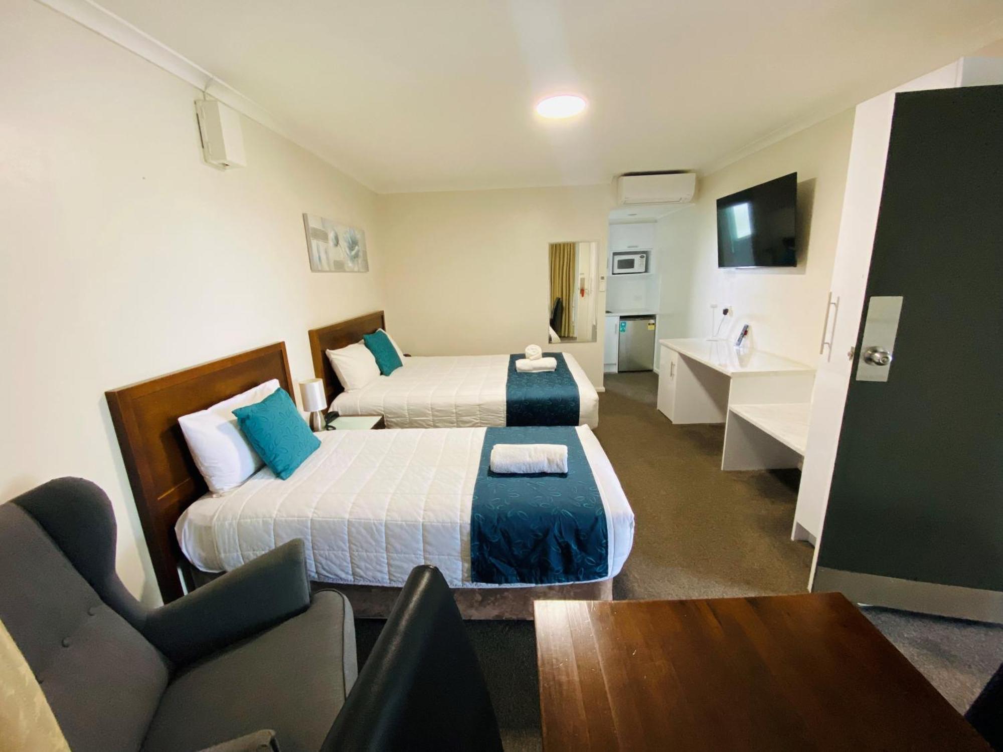 Colonial Lodge Motor Inn Яс Екстериор снимка