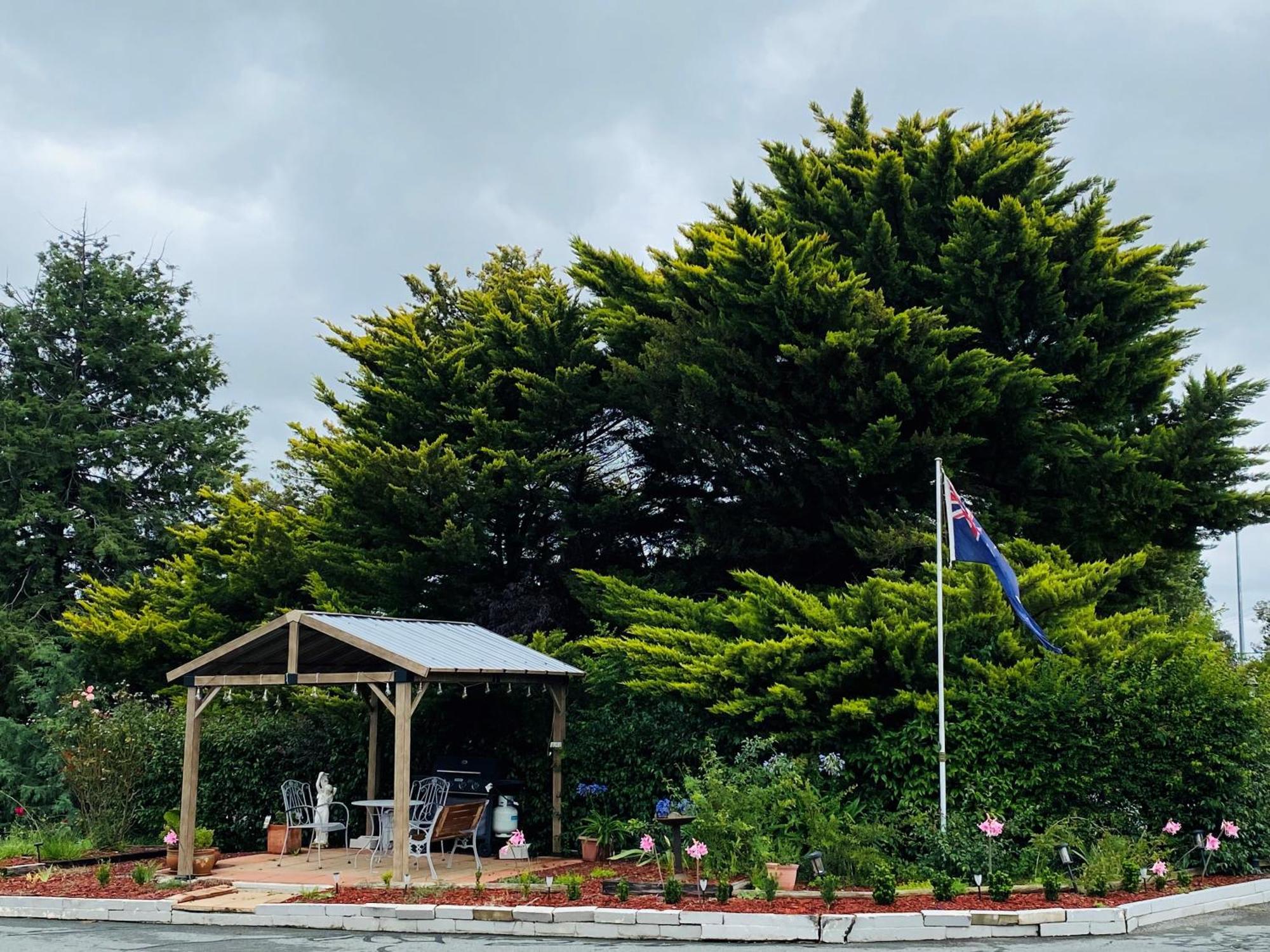 Colonial Lodge Motor Inn Яс Екстериор снимка